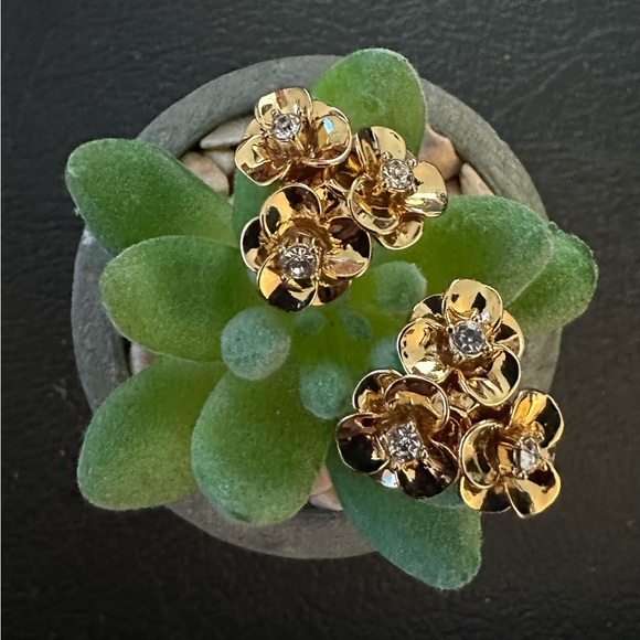 Kate Spade Gold Floral Cluster Stud Earrings with Rhinestone Accents - N w/o T - Picture 2 of 5